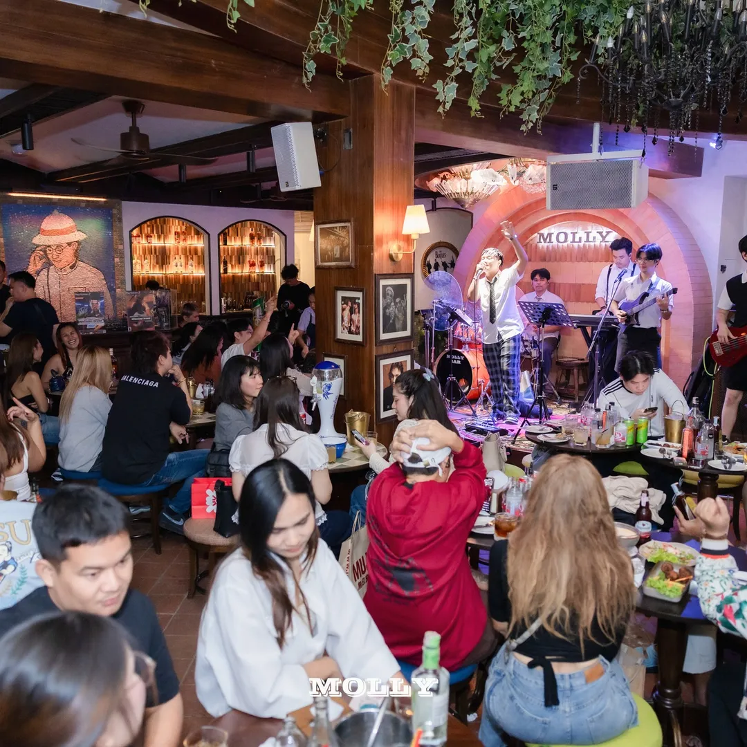Molly Bar photo 9