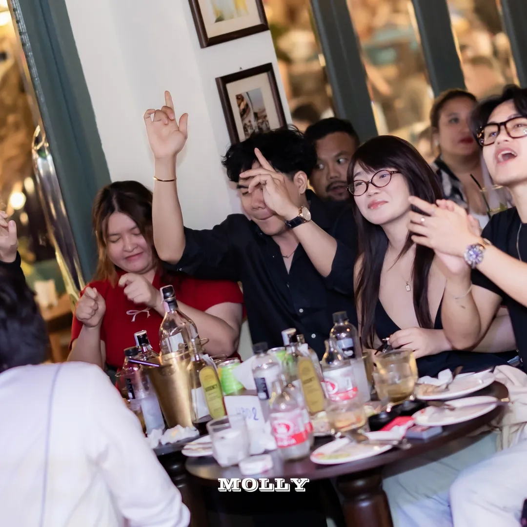 Molly Bar photo 11